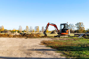 przygotowanie terenu pod budowę za pomocą mini koparki i kruszyw budowlanych ze składu budowlanego Bielsko